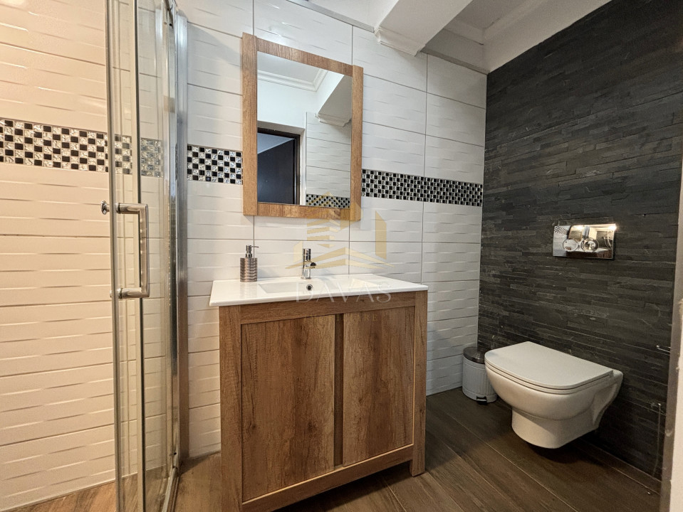 Apartament cu 3 camere semidecomandat | Dâmbul Rotund 