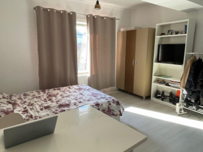 Garsoniera de inchiriat | zona UMF | Etaj intermdiar