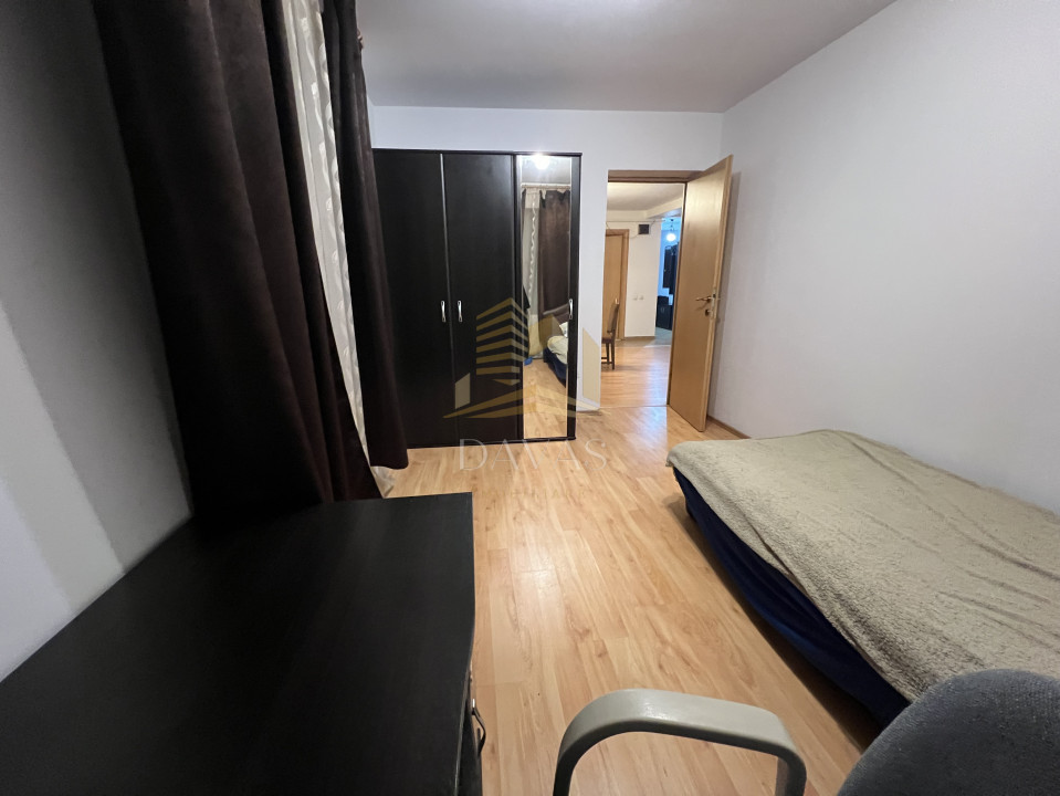 Apartament cu 3 camere | etajul 1 | zona Garii | Dispune de garaj