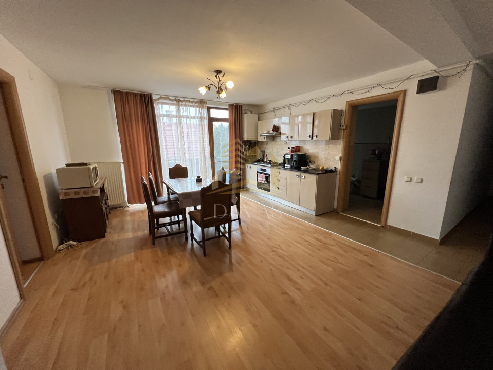 Apartament cu 3 camere | etajul 1 | zona Garii | Dispune de garaj