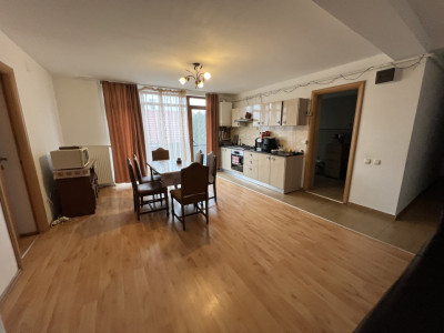 Apartament cu 3 camere | etajul 1 | zona Garii | Dispune de garaj