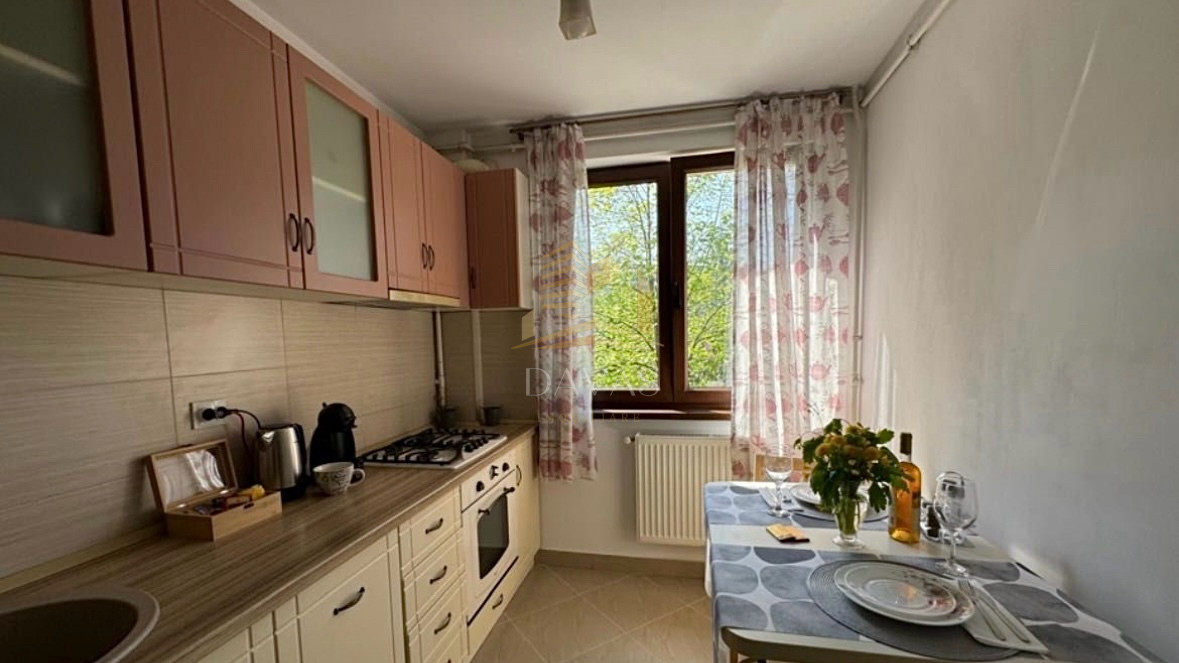Apartament cu 2 camere semidecomandat | Grigorescu | parcare privata