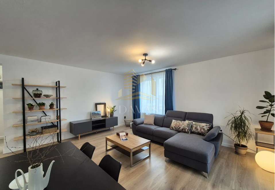 Apartament de 3 camere semidecomandat | Europa