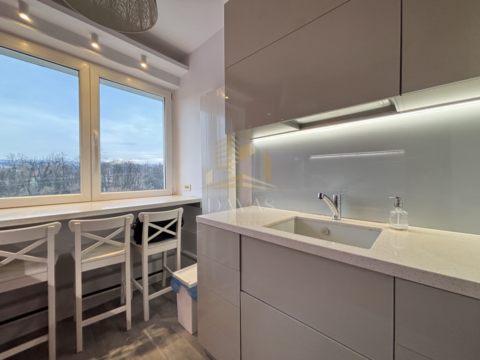 Ocazie | Apartament cu 3 camere |P. Central |  strada Mamaia - vedere spre Somes