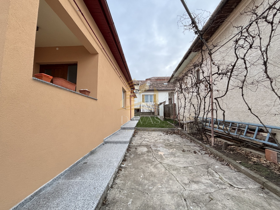 Casa de inchiriat | Andrei Muresanu | parcare