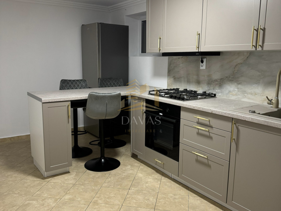 Apartament cu 3 camere semidecomandat | Între Lacuri