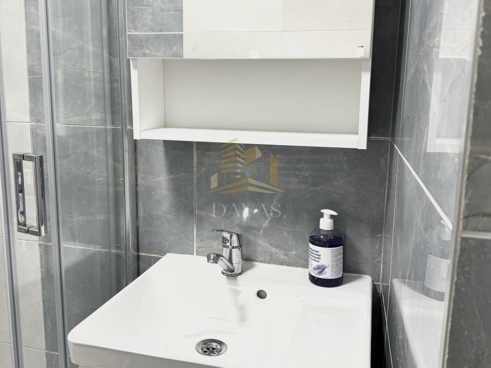 Apartament cu 3 camere semidecomandat | Între Lacuri